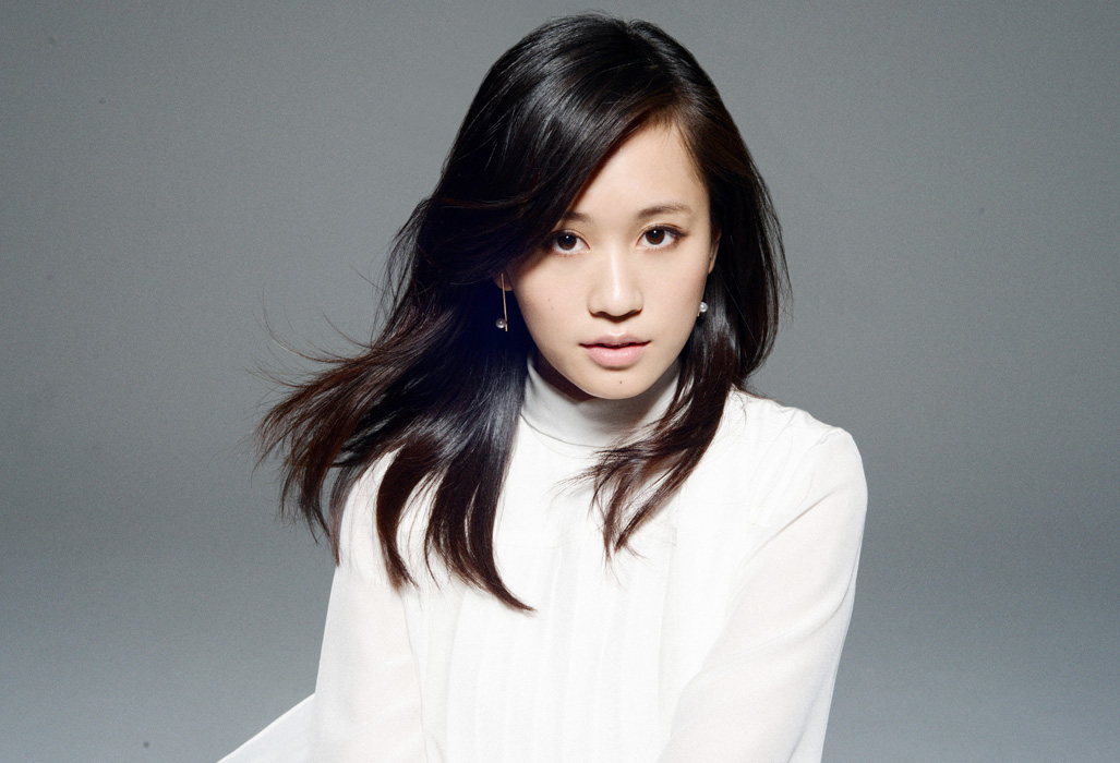 就活家族 前田敦子 衣装 ファッション